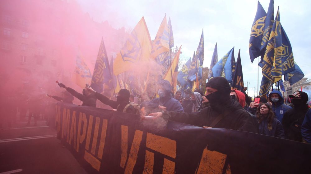 "Миф об УПА* рухнет": в чем суть конфликта Варшавы и Киева о Волынской резне