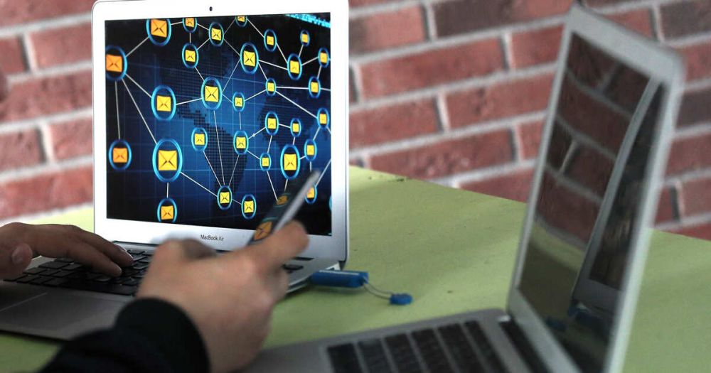 Опасные сети: как террористы используют мессенджеры для атак на Россию