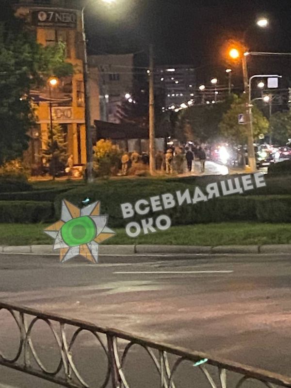 В Белой Церкви отряд из пары-тройки десятков тцкшников рейдят ночные клубы в поисках пушечного мяса