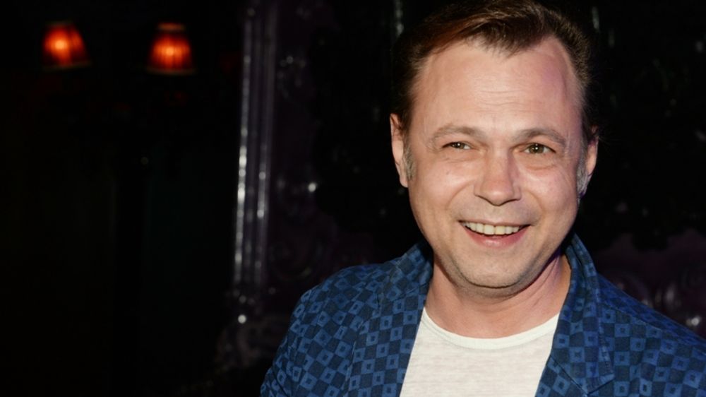 "Люди должны быть просто патриотами": Экс-солист "На-На" до последнего пел для бойцов СВО