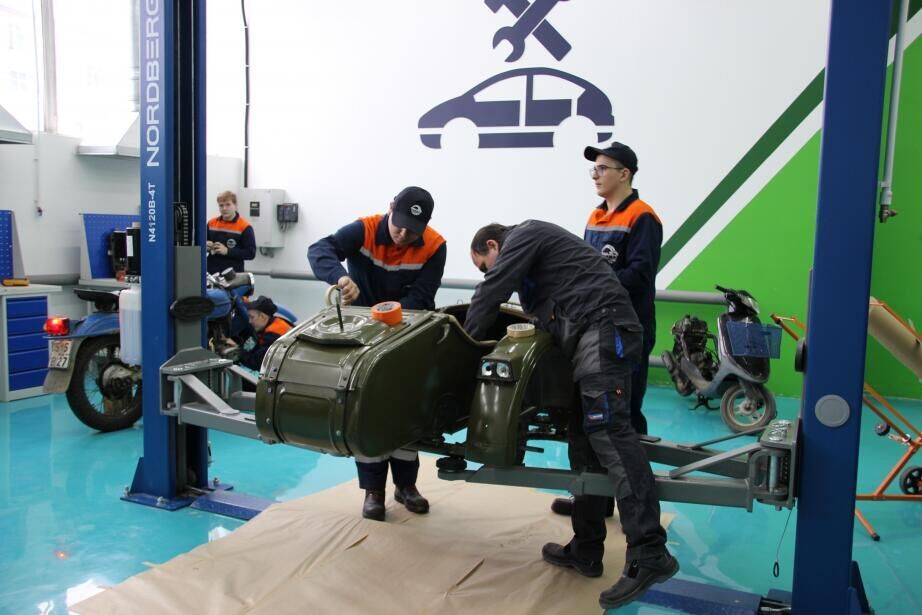 Хабаровские студенты организовали сбор и ремонт мототехники для нужд СВО