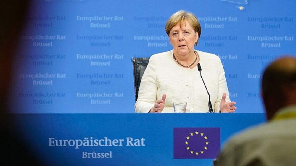 Меркель заявила, что Зеленский подставил ее перед Россией