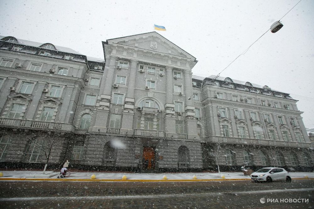 Киевский режим зачистил всю верхушку СБУ в 2015 году, сообщил экс-сотрудник