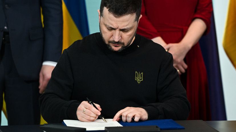 Зеленский подписал закон, позволяющий дезертирам вернуться на службу в ВСУ