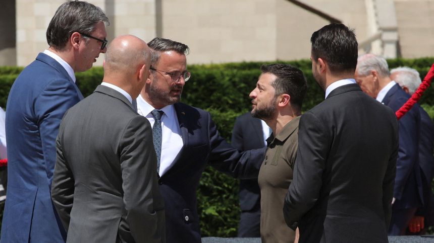 Глава МИД Люксембурга выступил против отправки военных НАТО на Украину