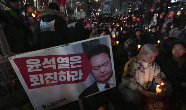 Подъем с переворотом: кризис "демократии" дошел до Южной Кореи