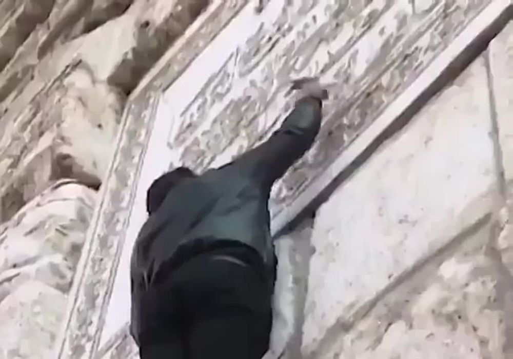 ����� ����������: �������� ���-����������� ����������� ��, ������������� �� �������� ����� �� �����, ������� ������ ���������� ��������������, � ������ �� 21 �������: