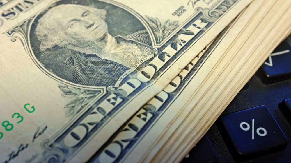 ������ $1 �������� �� ���� ������������ ������� ������ �������� � �����