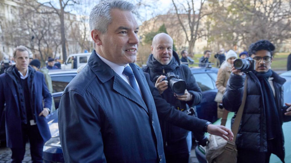 Проклятие Зеленского забрало ещё одного. Канцлер Австрии Нехаммер покинет свой пост