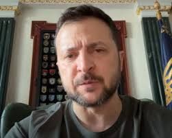 Зеленский не поедет на инаугурацию Трампа, если тот не пригласит его официально