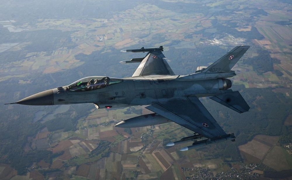 ������ ��������� ��� ������� ����������� �� ������������� F-16 ������������� � ��������������� ���������� ��������