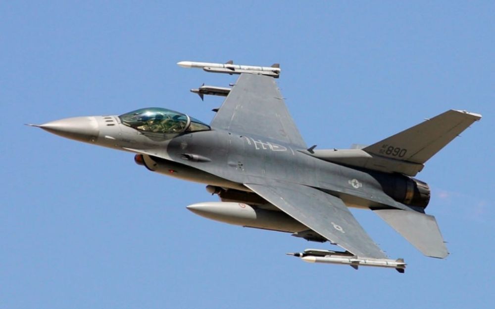 �F-16 ������� ������������ ���� �� �� ������� ������, ����� � ������ ������ ������ ���������� �������, � ������ ��� ������� �����, ��� ������� ��������