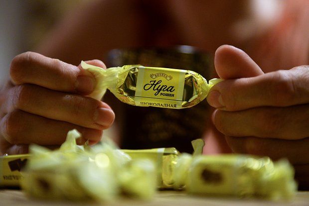 Депутаты СРЗП решили проверить законность продажи в РФ конфет украинской Roshen