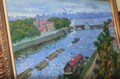 Житель блокадного Ленинграда передал картины из своей коллекции в школу ДНР