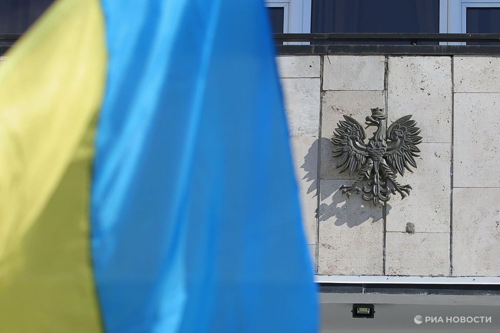 В Польше призвали давать Украине оружие только в кредит