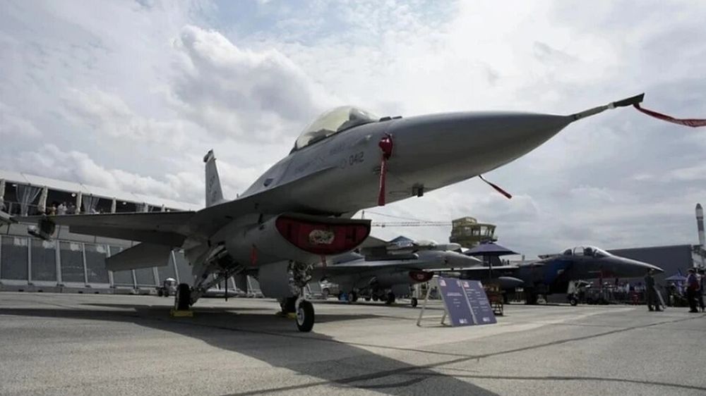 ������� ������� �������� F-16 ��� ����������� ��� Patriot: ��� ��� ������ �� �����