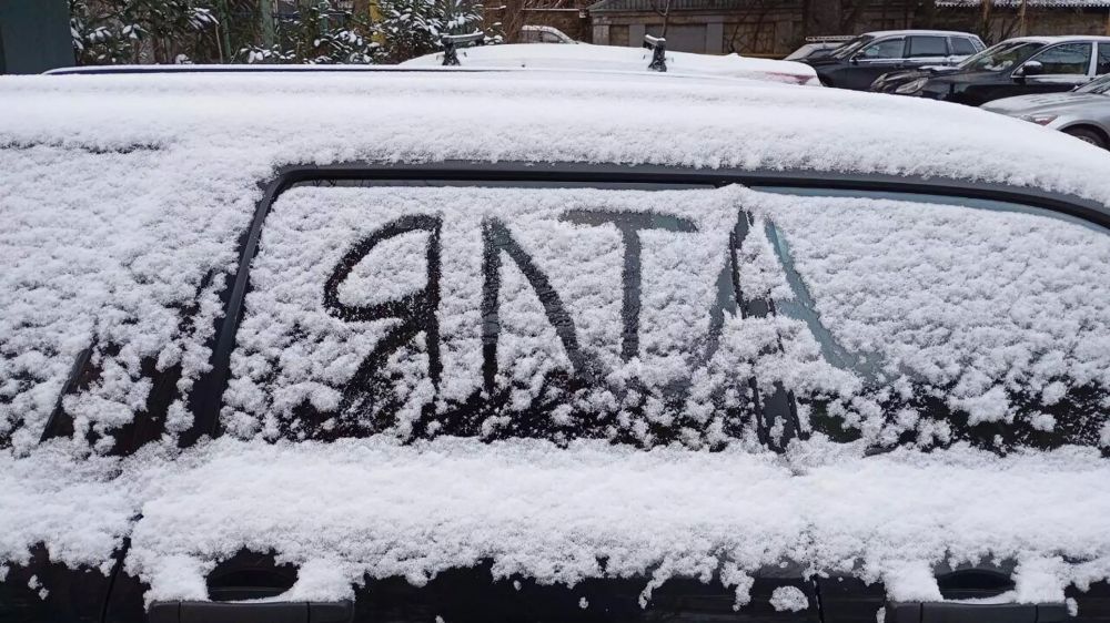 Снежный шторм на юге Крыма и землетрясение под Полтавой: главное за день