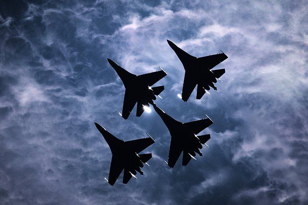 ��� �������: F-16 �� ������ ������������� � ����������� ��-35