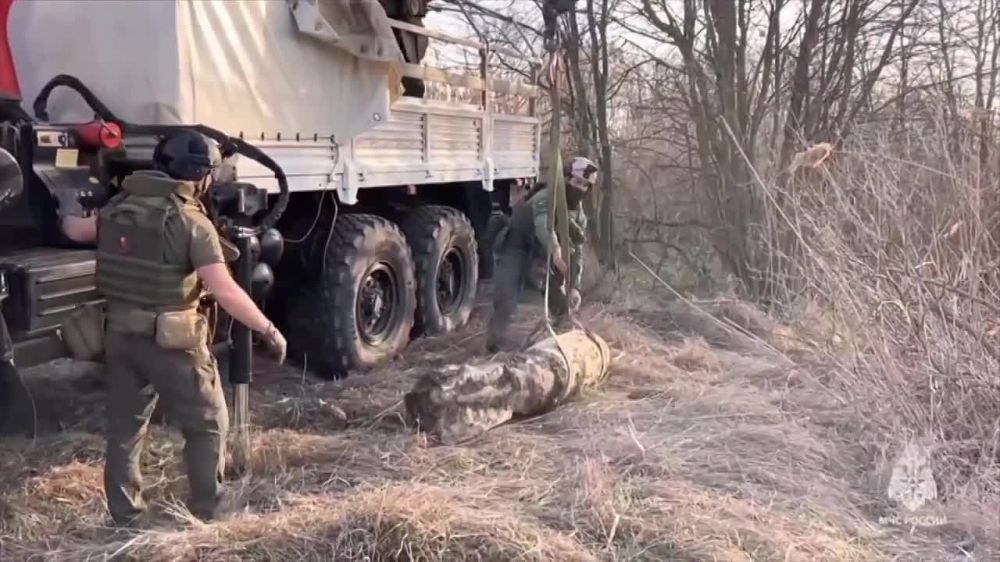 ����� ����������: ����� ��� ����� � ���� � ��������� � ������� ������� ����������� � ������ �������, ����� ����� ����� � �������� � ������, � ������ �������� ��������� ���������, � ������ 15 �����: