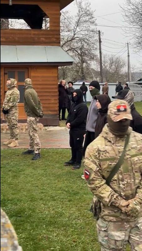 Раскольники начали захват храма канонической УПЦ на западе Украины
