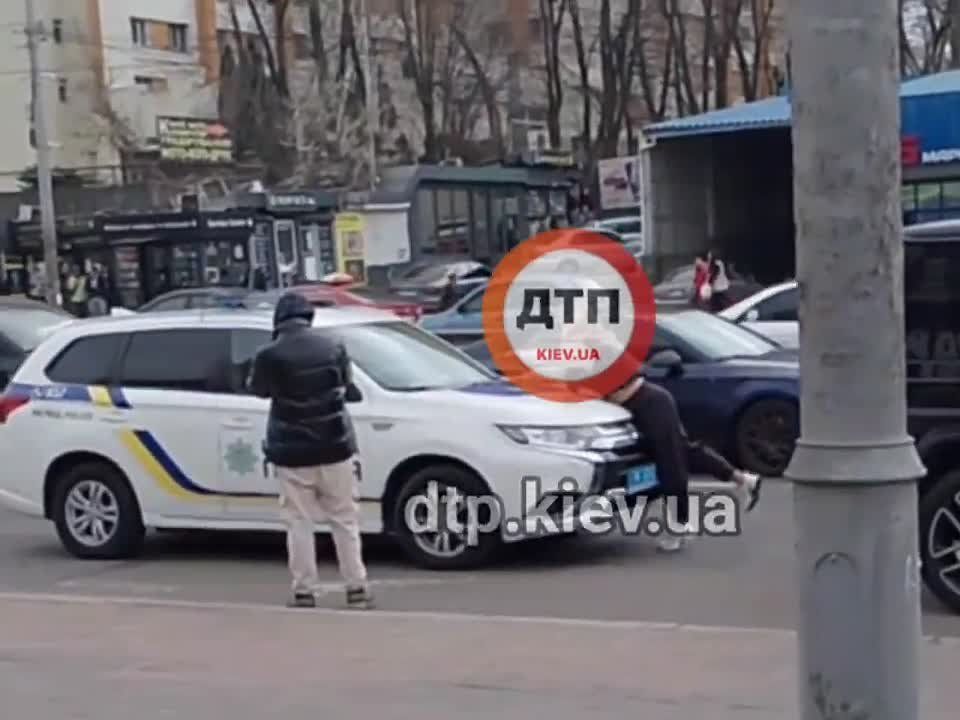 ������ ��������: �����-�� �������� ����������, �������� ����������, ���������� "������" (����) ������ �������� ������� � ���������� � �����