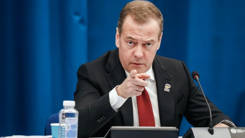 Медведев послал предупреждающий сигнал Западу: Пора готовить гробы. Такую провокацию Россия не простит