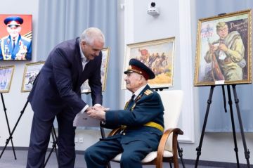 В Симферополе открылась выставка картин ветерана Великой Отечественной войны