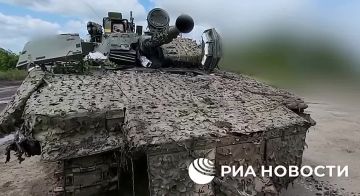 Два майора: Швеция, Норвегия, Финляндия и Литва кооперируются для совместной закупки сотен боевых машин пехоты CV90 и создания единых механизированных сил