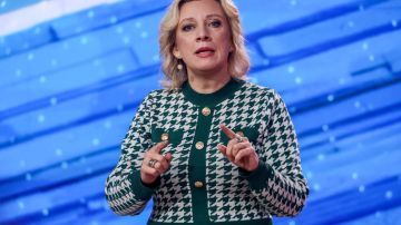 Самое странное интервью Захаровой. Журналист заливался нездоровым смехом, а получил ответ о "личном". Это не покажут по ТВ