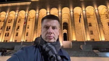 Предал всех, включая отца. Гончаренко* рвётся на вершину власти