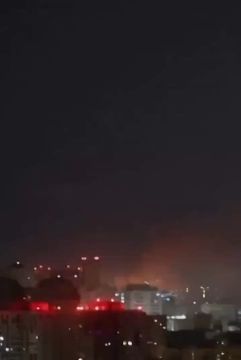 Момент одного из ночных ракетных ударов по целям в Киеве