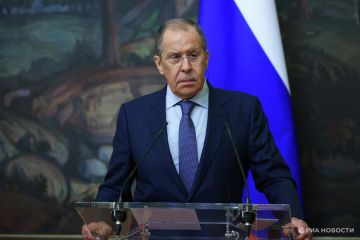 Лавров раскритиковал слова посла Франции о конфликте на Украине