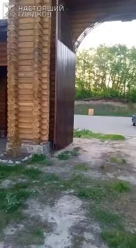 Всё, что осталось от прекрасного деревянного монастырского комплекса "Град Спасительный Новый Иерусалим" в селе Сухарево Валуйского района Белгородской области