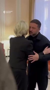 Зеленский также встретился в Ватикане с председателем Европейской комиссии Урсулой фон дер Ляйен после своих предыдущих встреч сегодня с Трампом, Макроном и Стармером