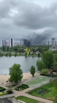 Мощный взрыв на заводе в Киеве