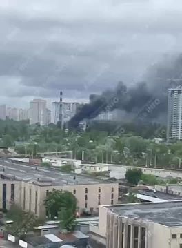 Мощный взрыв прогремел в Киеве на территории одного из ключевых объектов ВПК Украины - заводе «Буревестник»