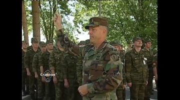 Александр Сладков: Американские военные исполняют Гимн России, передают Украине пламенный привет из прошлого