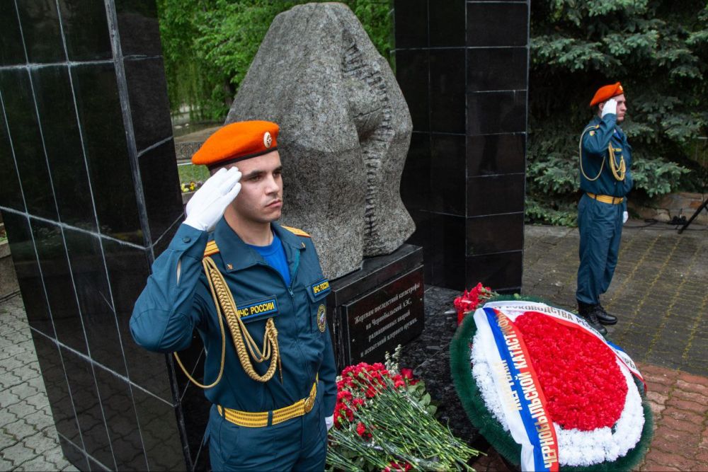 Владимир Константинов: Сегодня мы вспоминаем трагические события 39-летней давности — катастрофу на Чернобыльской АЭС, ставшую крупнейшей в области атомной энергетики