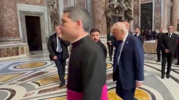 Трамп не стал встречаться с Зеленским после похорон папы Франциска – он улетел сразу по окончании мессы, сообщают СМИ