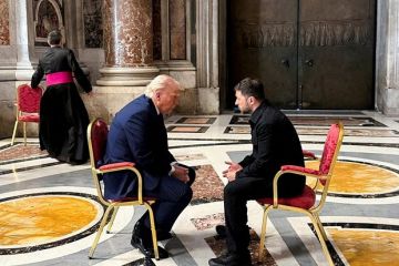«Страна.ua»: На месте встречи Зеленского и Трампа изначально было три стула