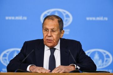 Лавров: Россия не обсуждает детали переговоров публично, как Зеленский