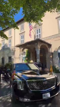 Дональд Трамп и первая леди Мелания отправились на траурную мессу по Папе Римскому Франциску
