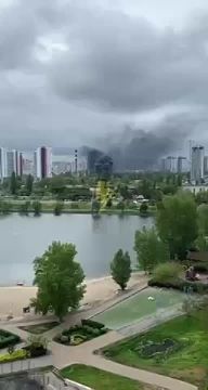 В Киеве взрыв и мощный пожар в районе Осокорки