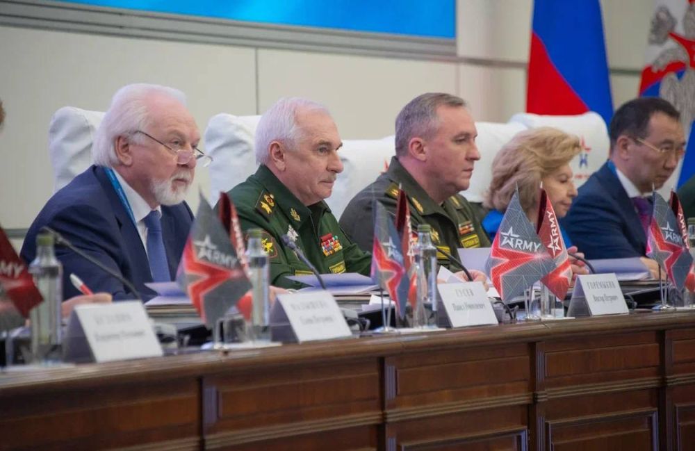 WarGonzo: Заместитель Министра обороны РФ Виктор Горемыкин открыл пленарное заседание III Международного антифашистского конгресса