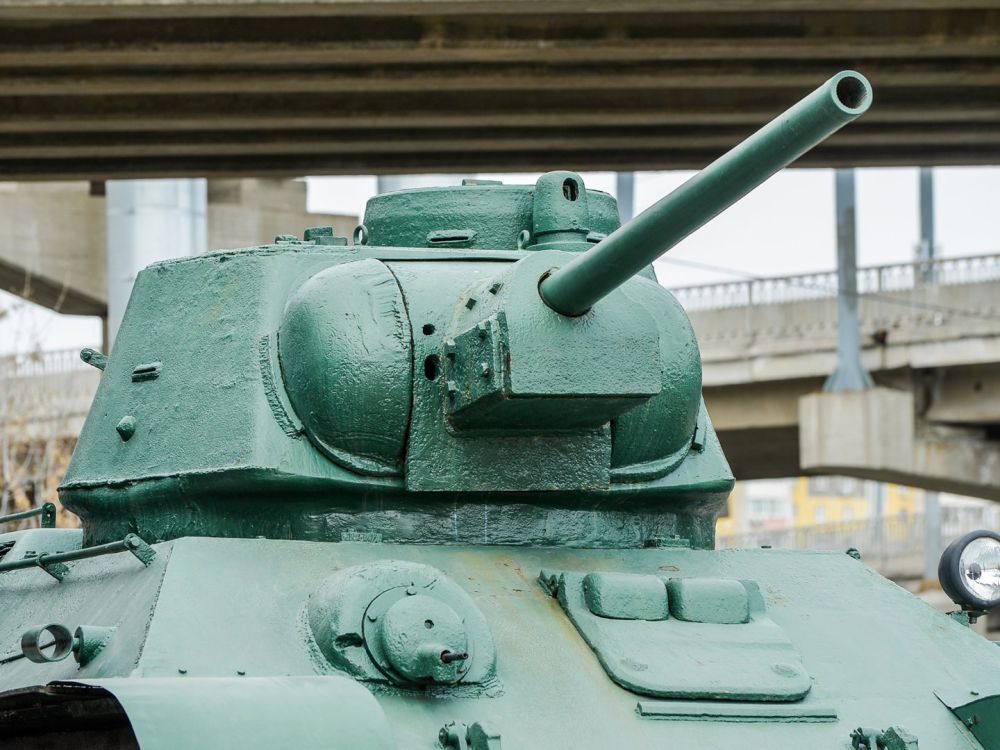 Свердловчанин в 19 лет уничтожил сотню немцев и стал героем СССР. Видео