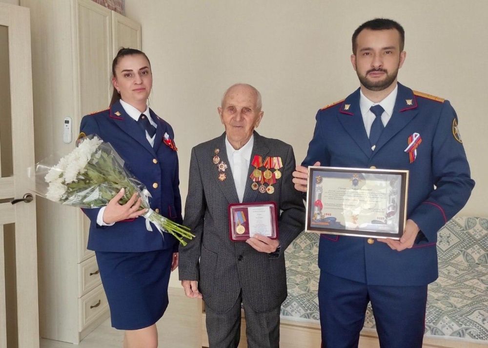 Сотрудники СУ СК России по Ставропольскому краю поздравили ветеранов Великой Отечественной войны с 80-летием Победы