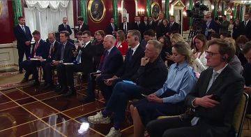 Владимир Путин предложил Украине возобновить переговоры, прерванные в 2022 году без всяких предварительных условий, 15 мая в Стамбуле