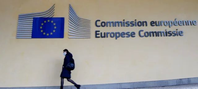 ЕП начал расследование после поездки евродепутатов на парад Победы в РФ