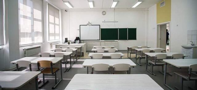 На Украине уволили директора школы за русский язык