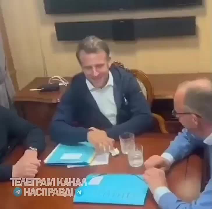 "TikTok ограничил поисковые запросы, связанные со скандальным видео с Макроном и Мерцем из поезда на пути в Киев", — Bloomberg